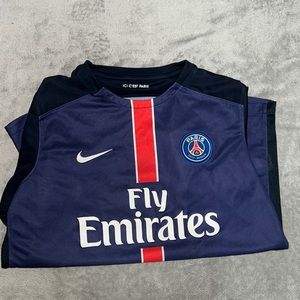 100% authentic 2015 PSG Jersey XL in BOYS  !!